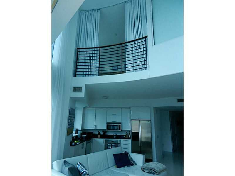 Property Photo: 60 SW 13 St 2824 FL 33130