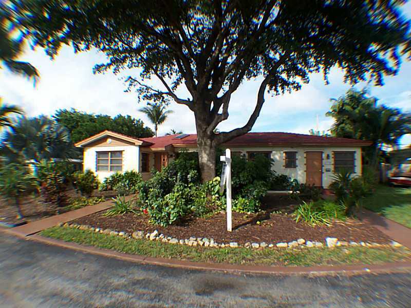 Property Photo:  1737 NE 26 Dr  FL 33334 