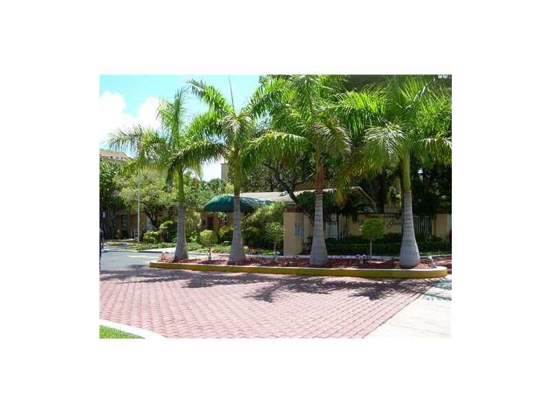 Property Photo:  6886 N Kendall Dr D403  FL 33156 