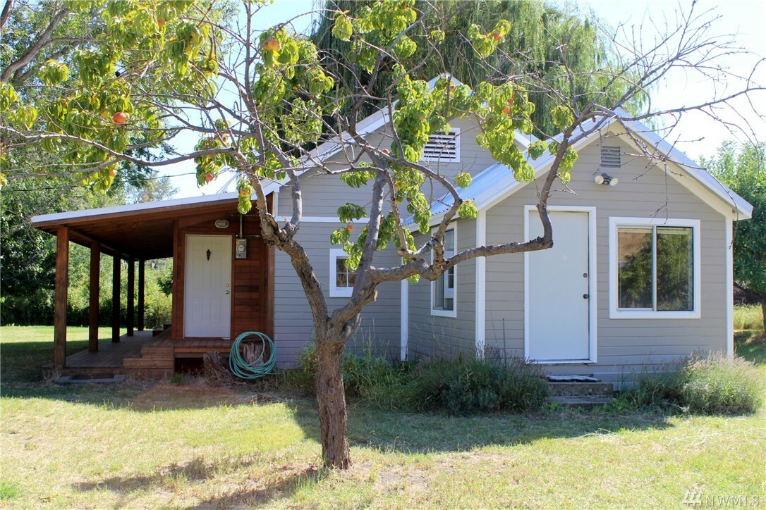 Property Photo: 15450 N Thorp Hwy WA 98946
