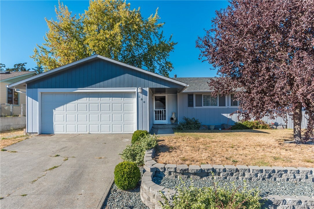 Property Photo:  550 SW 4th Ave  WA 98277 