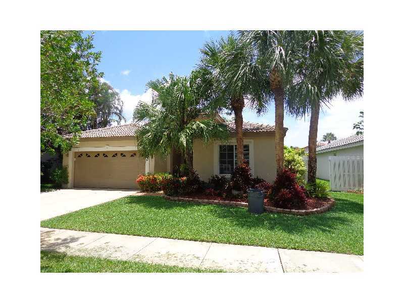 Property Photo: 233 SW 179 Av FL 33029