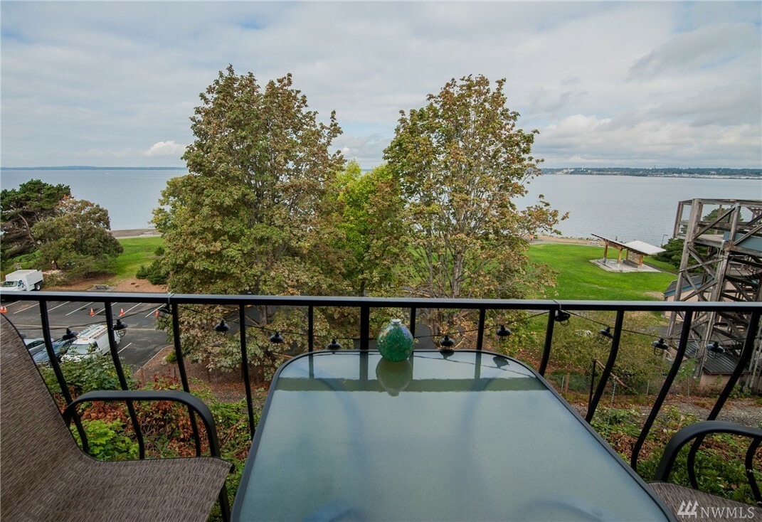 Property Photo:  444 S State St 211  WA 98225 