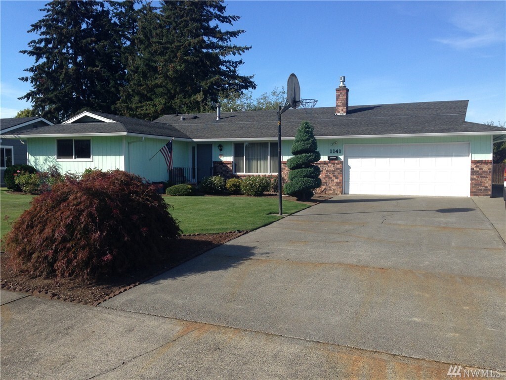 Property Photo: 1141 Garden Dr WA 98264