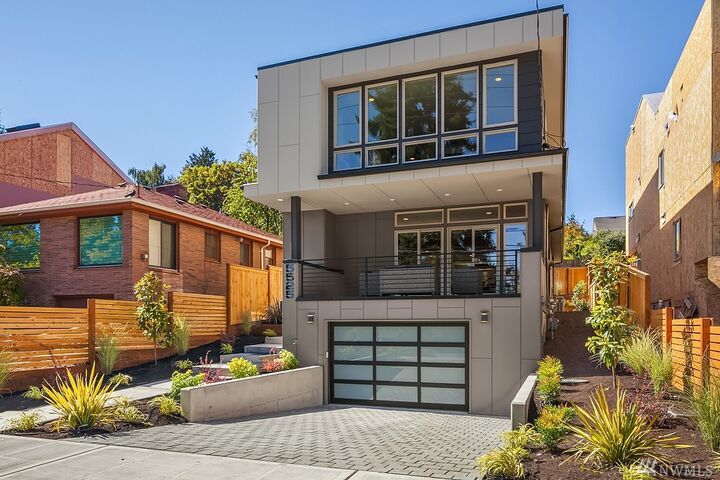 5525 38th Ave NE  Seattle WA 98105 photo