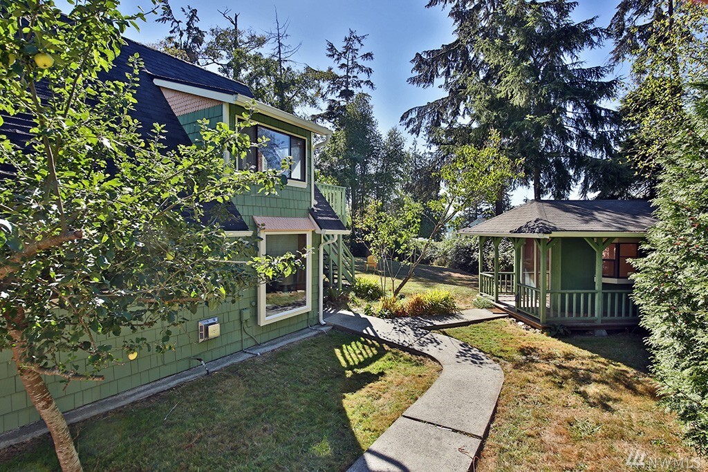 Property Photo: 3300 Mardell Dr WA 98260
