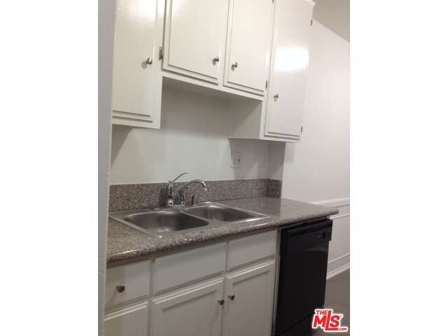 Property Photo:  1833 N Normandie Ave 102  CA 90027 