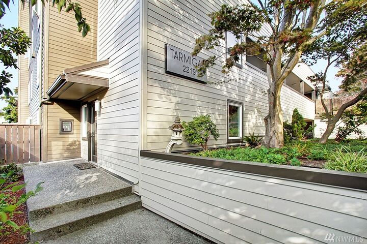 2219 14th Ave W 101  Seattle WA 98119 photo
