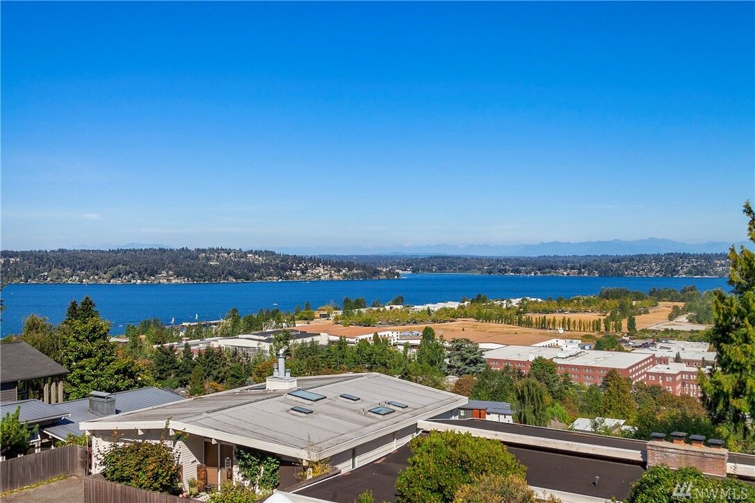 Property Photo: 7327 56th Ave NE WA 98115