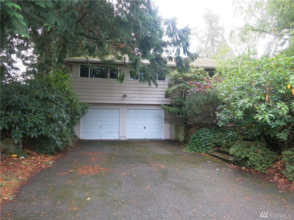 Property Photo:  8418 191st St SW  WA 98026 