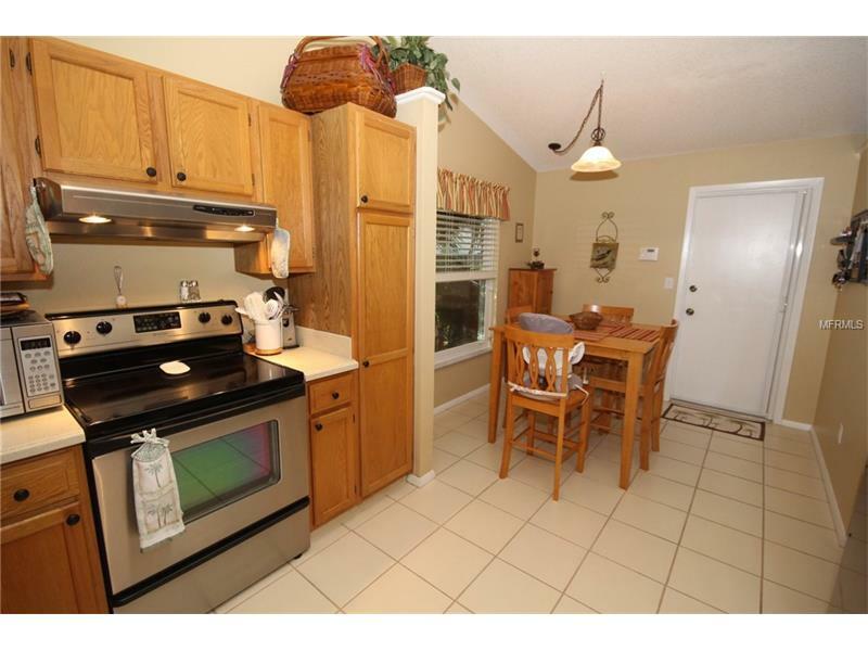 Property Photo: 822 E Charing Cross Circle FL 32746
