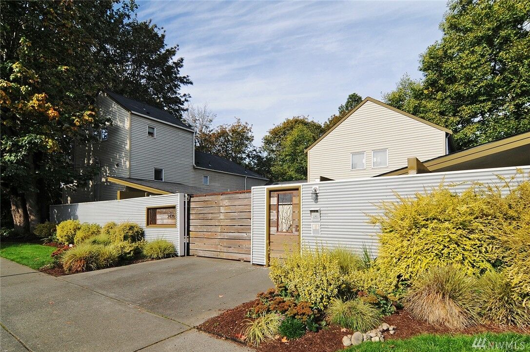 Property Photo: 3406 W Government Wy 2 WA 98199