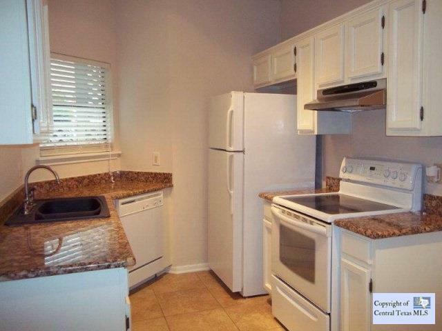 Property Photo: 421 W San Antonio Street H2 TX 78666