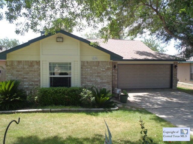 Property Photo: 1137 Lago Vista Street TX 78666