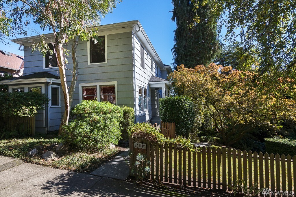 Property Photo: 602 36th Ave WA 98122