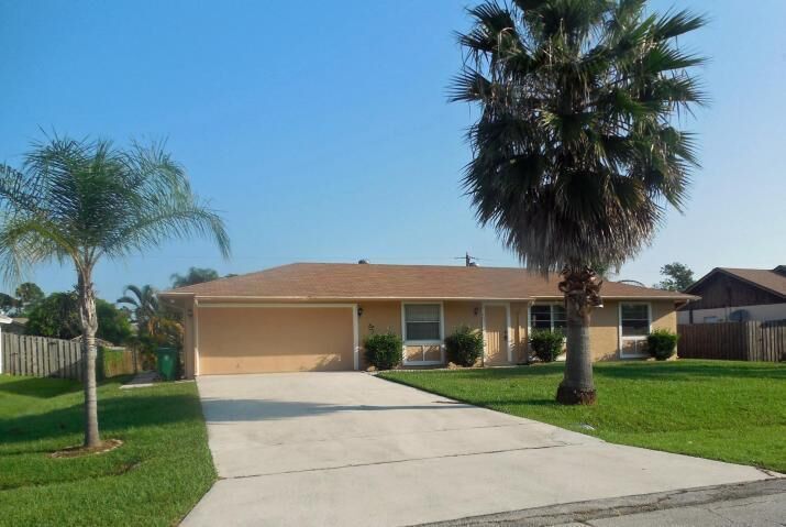 Property Photo:  531 SE Ron Rico Terr  FL 34983 
