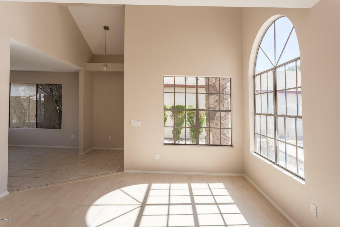 Property Photo: 6406 W Mercer Lane AZ 85304