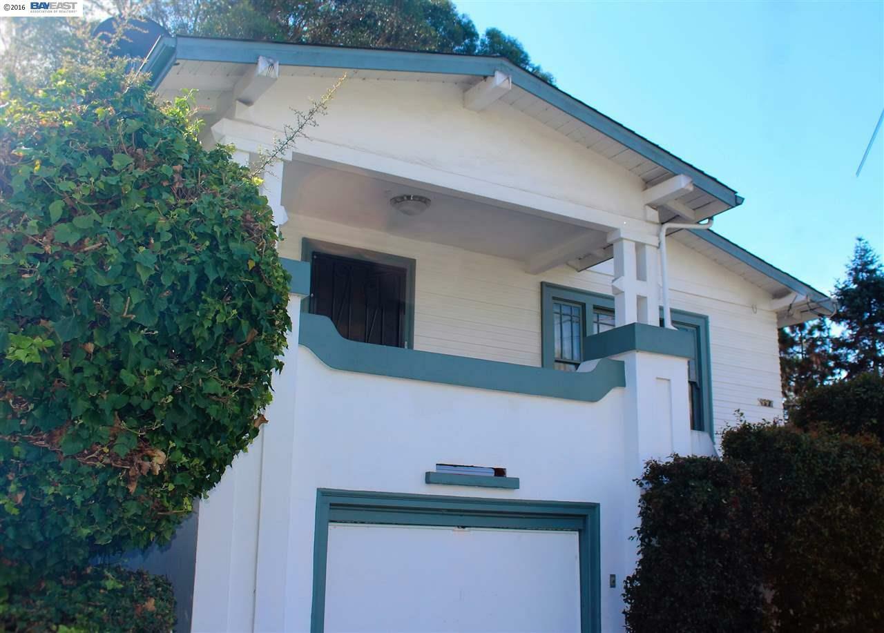 Property Photo:  997 53rd St  CA 94608 