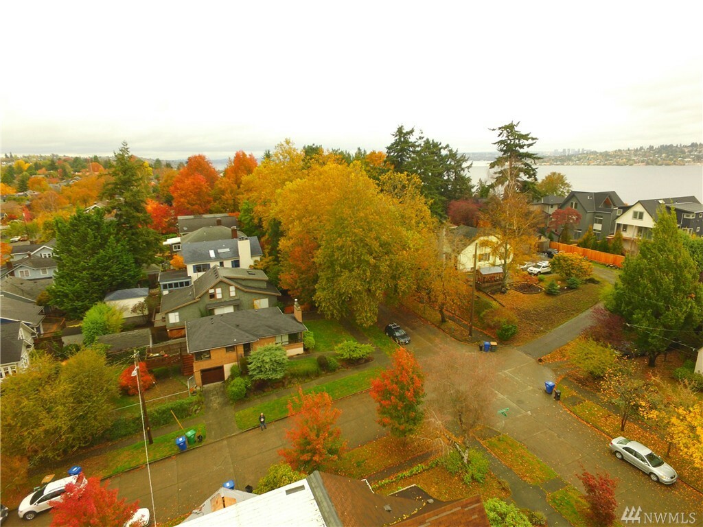 Property Photo:  3805 39th Ave S  WA 98118 