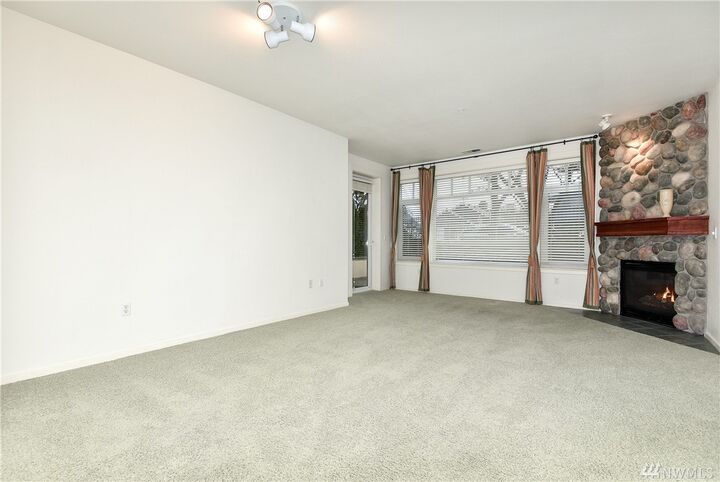 Property Photo: 109 2nd Street S 222 WA 98033