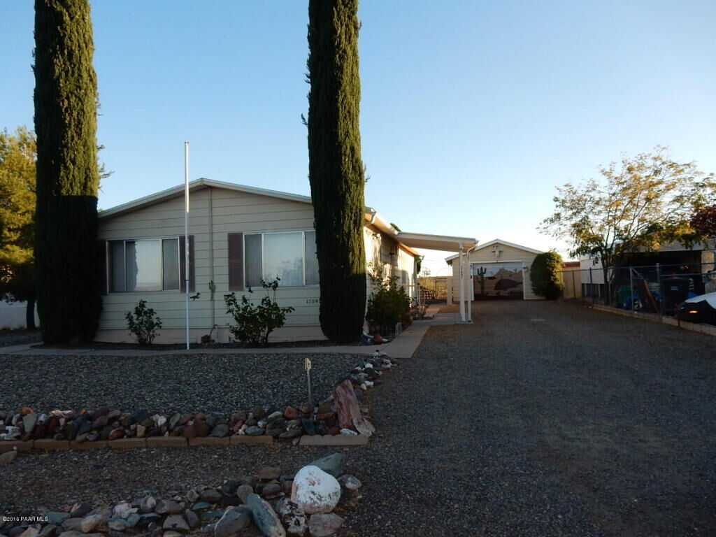 Property Photo: 17091 E Panorama Drive AZ 86333