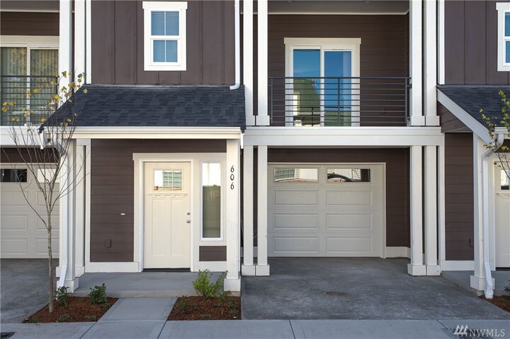 Property Photo:  604 Morris Ave S  WA 98057 