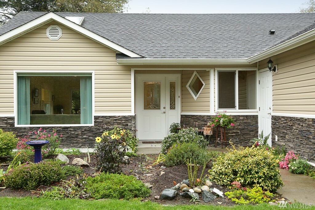 Property Photo:  1292 Russell Dr  WA 98239 