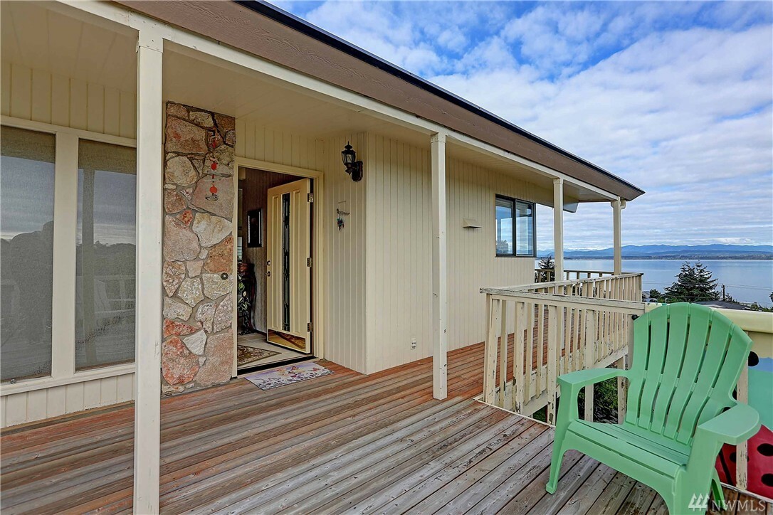 Property Photo:  1457 Carol St  WA 98282 