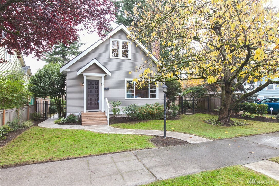 Property Photo:  1521 Oakes Ave  WA 98201 