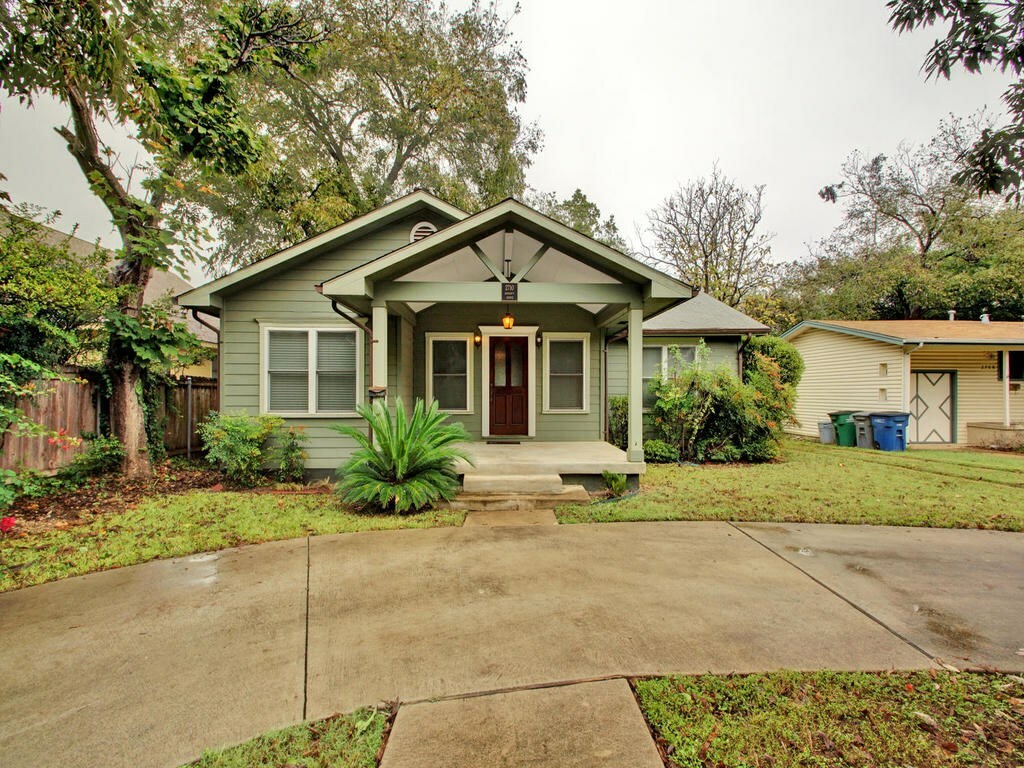 Property Photo:  2710 Geraghty Avenue  TX 78757 