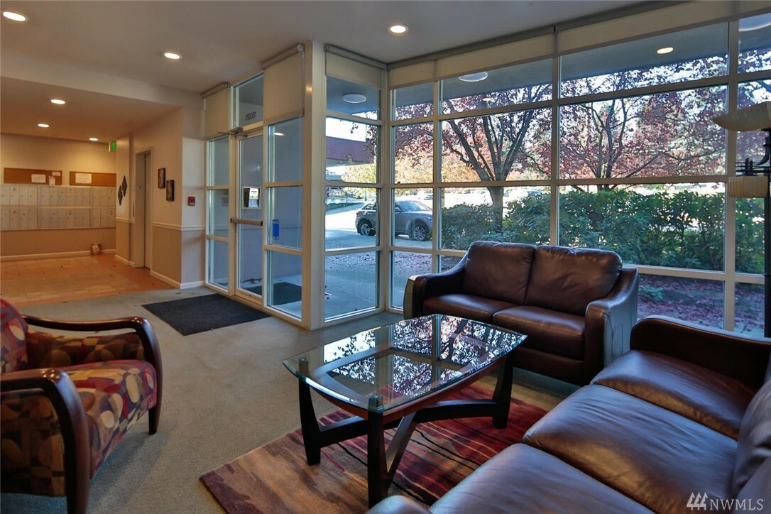 Property Photo: 15020 Bothell Wy NE 306 WA 98155