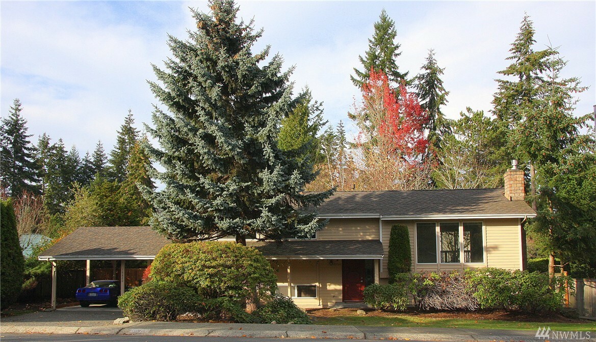 Property Photo:  16820 NE 32nd St  WA 98008 