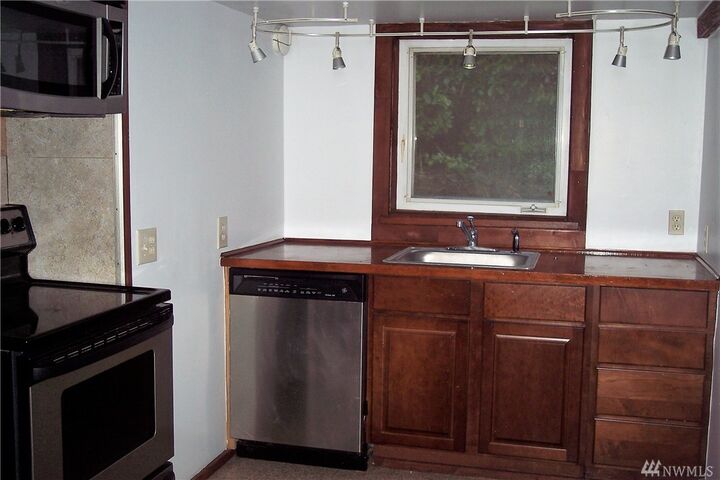 Property Photo: 6031 Mission Ave WA 98271