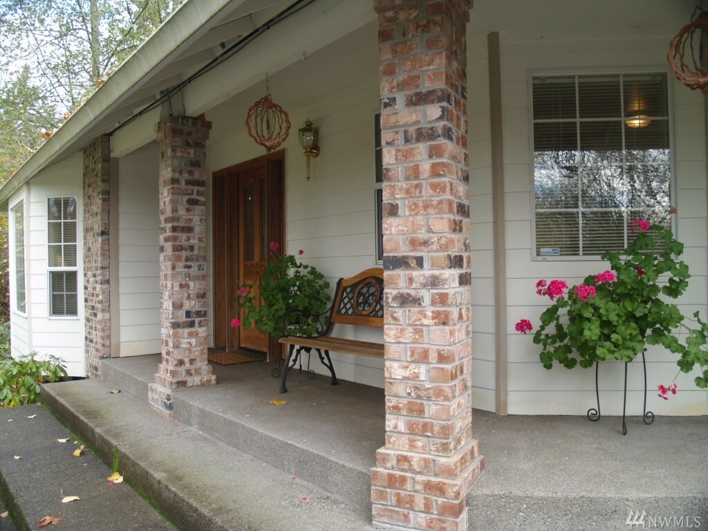 Property Photo:  20530 140 Ave SE  WA 98042 