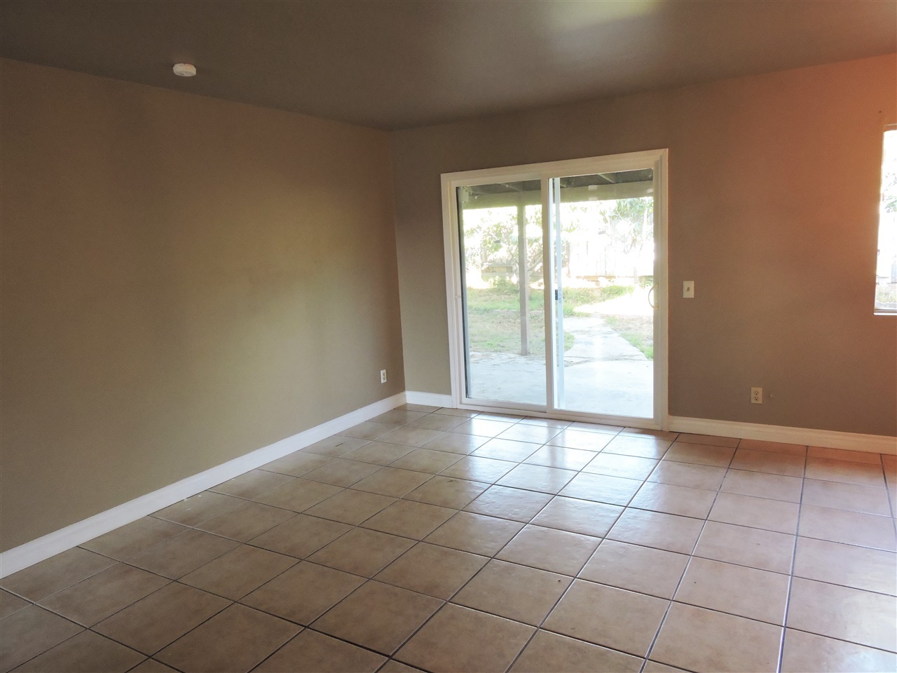 Property Photo:  259 Avenida Descanso  CA 92057 