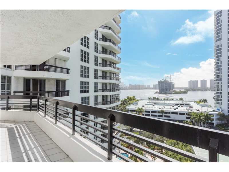 Property Photo: 3500 Mystic Pointe Dr 1103 FL 33180