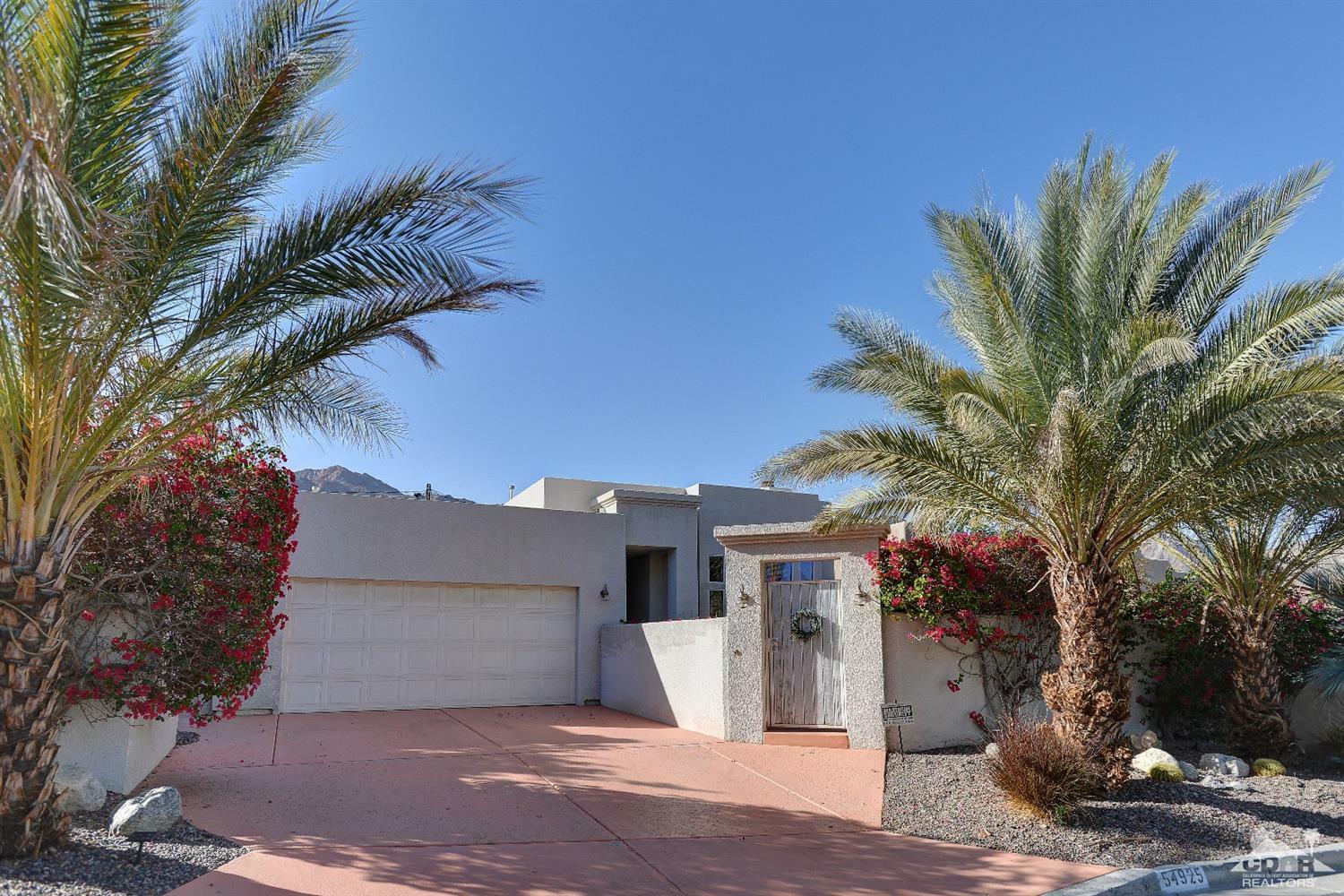 Property Photo:  54925 Avenida Carranza  CA 92253 