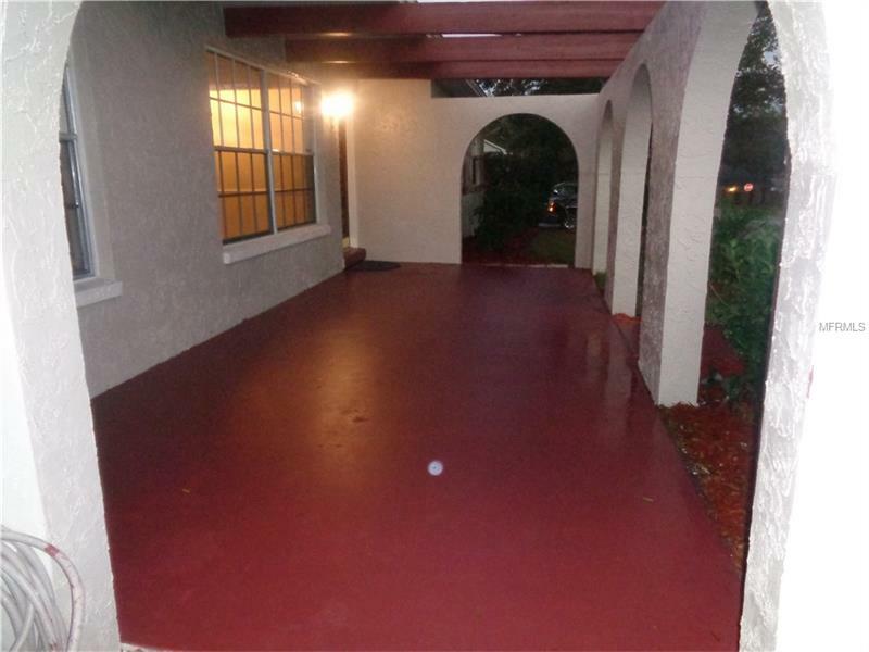 Property Photo: 805 Strawberry Lane FL 33511