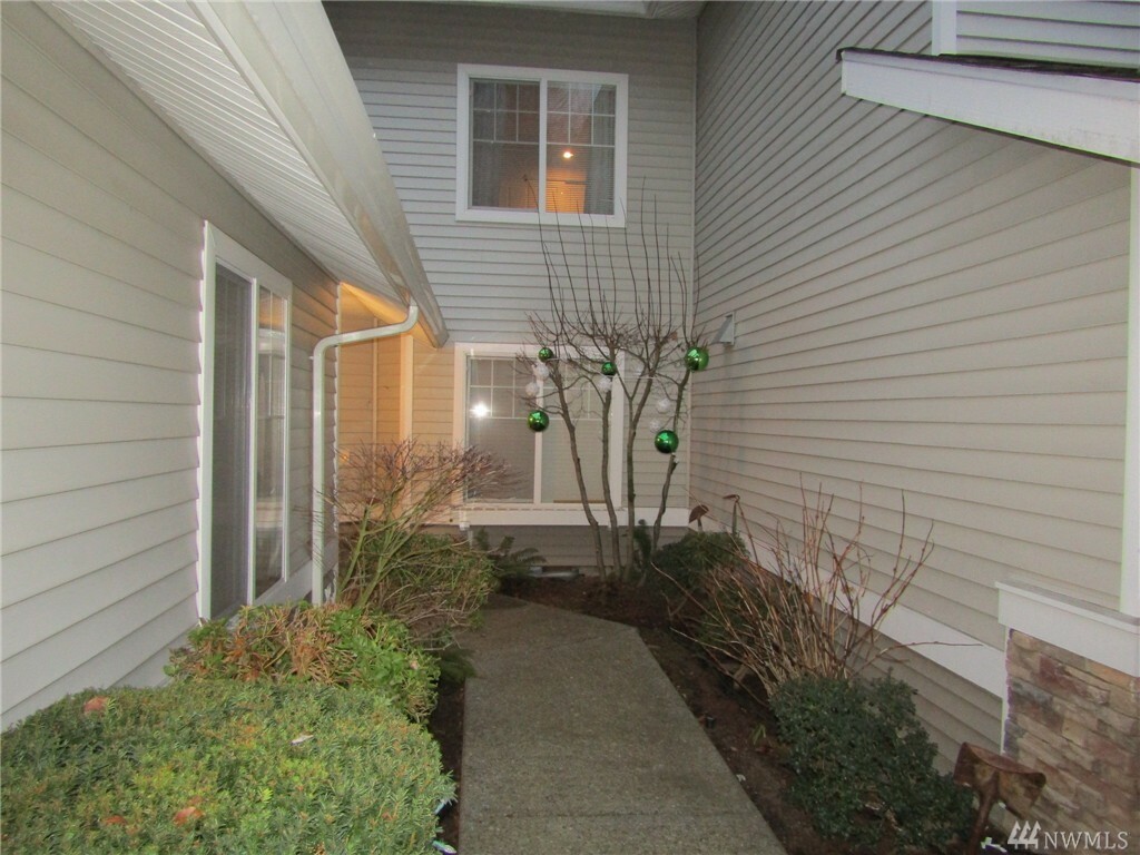 Property Photo:  22712 42nd Place S 7-3  WA 98032 