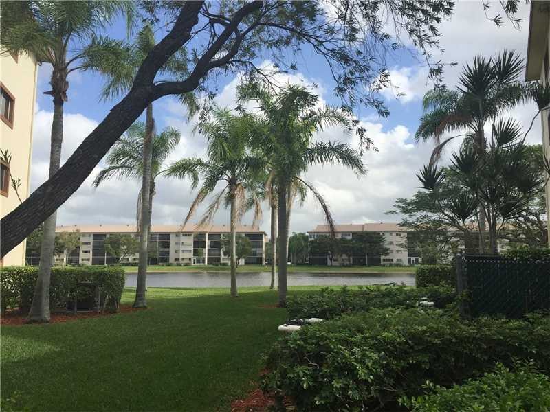 Property Photo: 901 SW 141st Ave 109M FL 33027