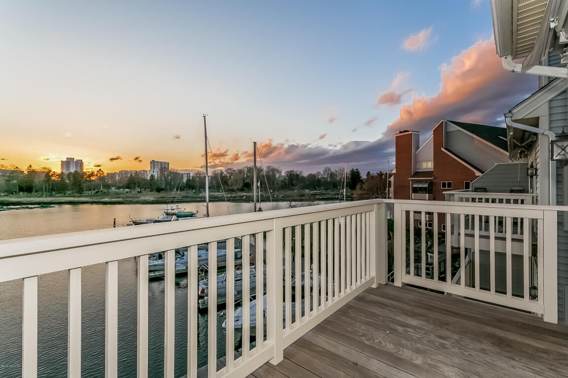 Property Photo:  123 Harbor Drive 503  CT 06902