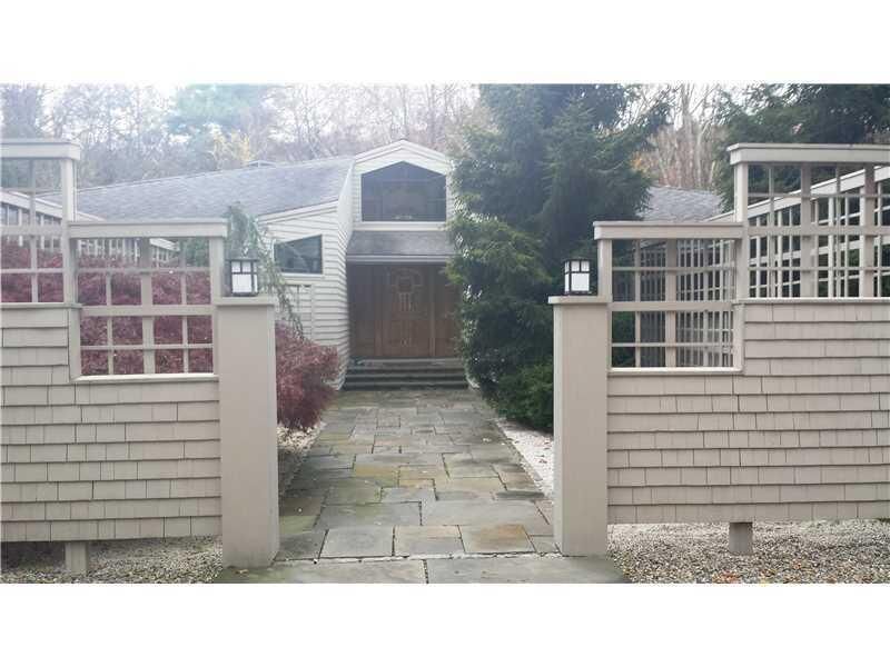 Property Photo:  