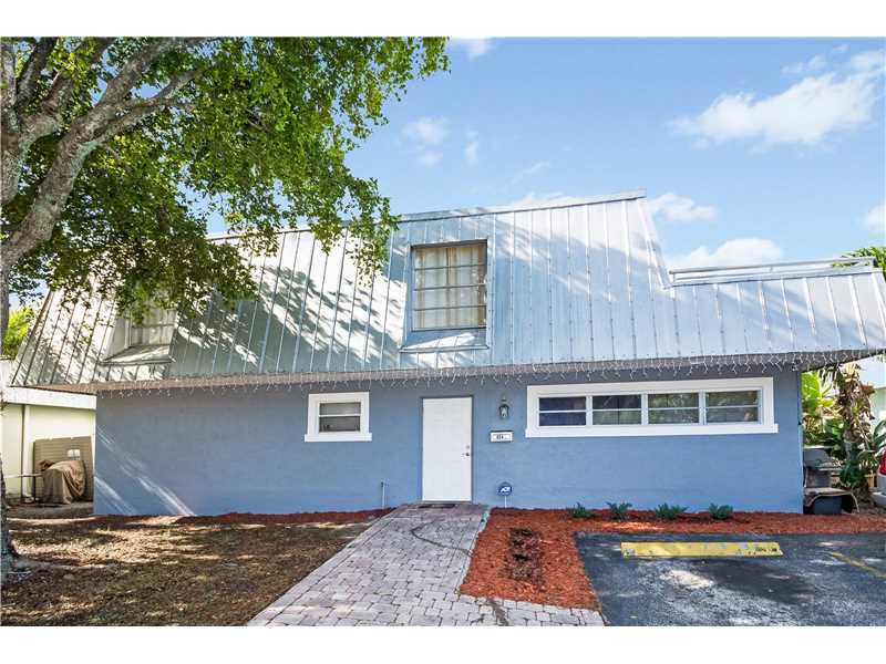 Property Photo: 4041 NE 14th Ave FL 33334