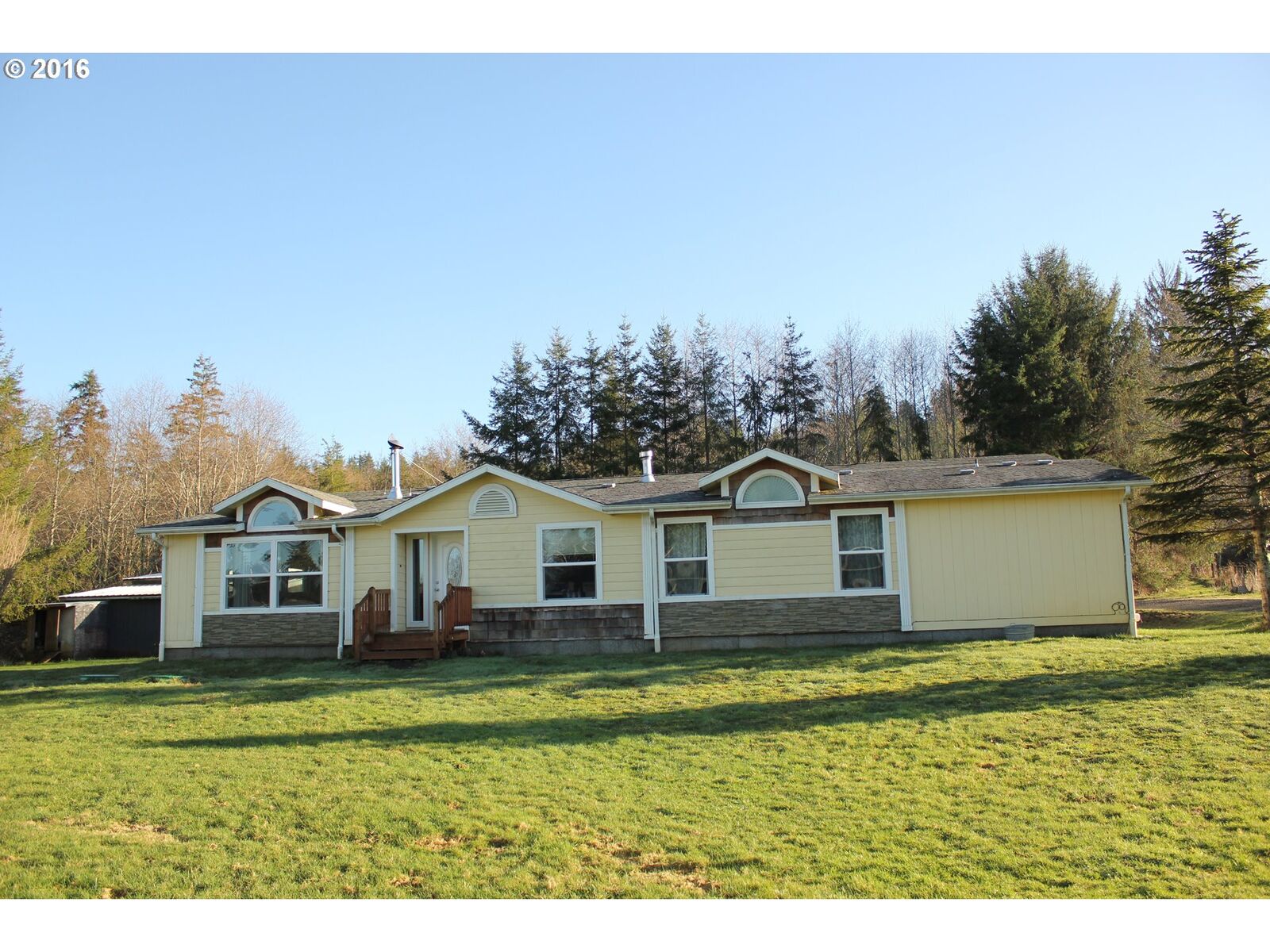 Property Photo:  42088 Hillcrest Loop  OR 97103 