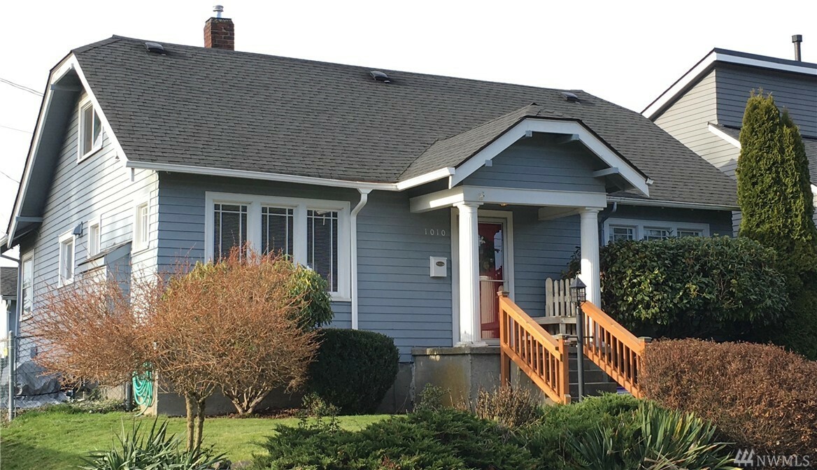 Property Photo:  1010 S Adams St  WA 98405 