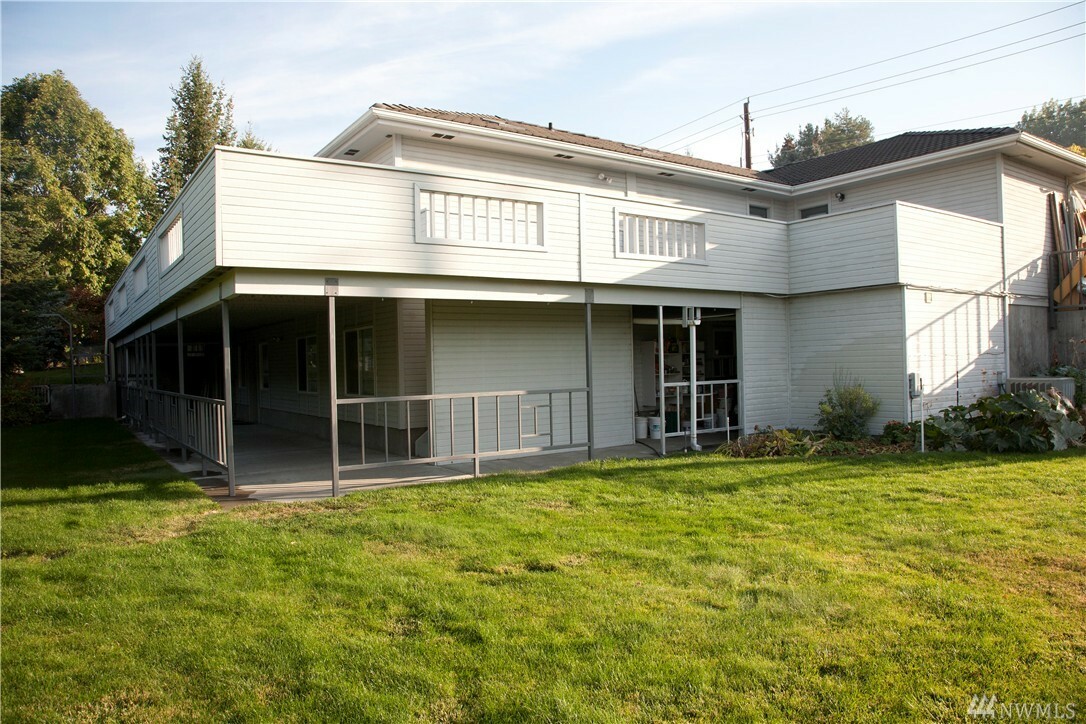 Property Photo:  2010 Autumn Dr  WA 98802 