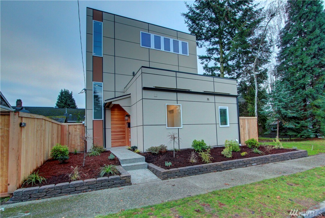 2411 NE 70th Street  Seattle WA 98115 photo