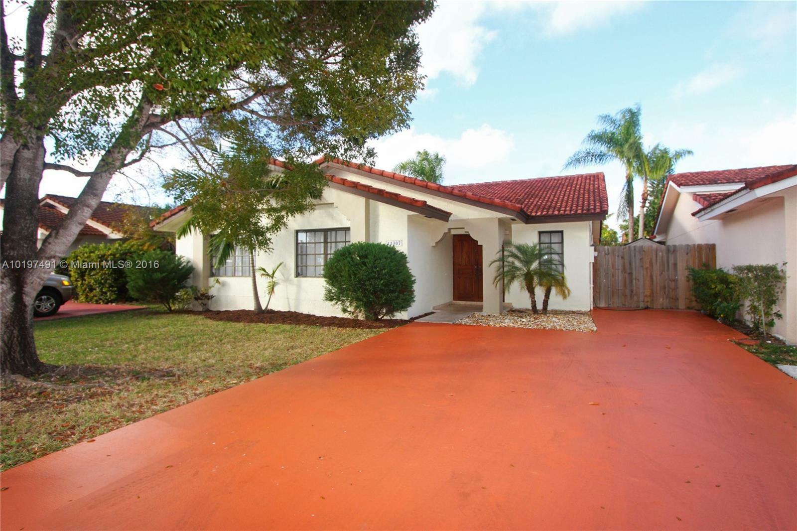 Property Photo: 11307 SW 74 Ter FL 33173