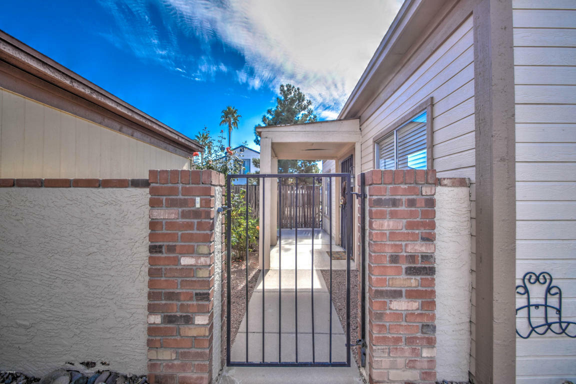 Property Photo: 807 E Calle Del Norte Street AZ 85225