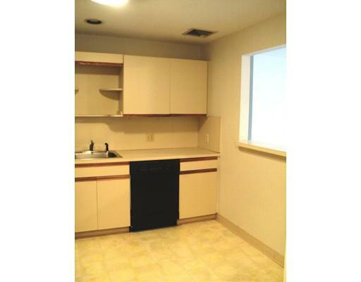 Property Photo: 1029 Pleasant St 37 MA 01602
